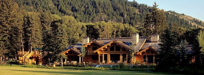 Wyoming mountain log home hand built with canadian logs and classic log home style