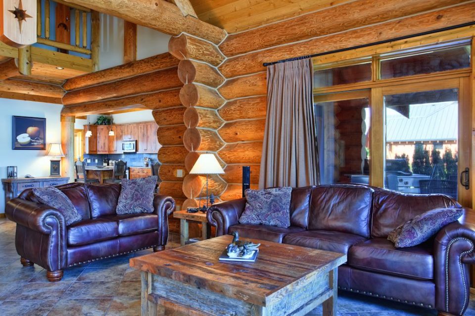 Log Cabin Lakeview Living