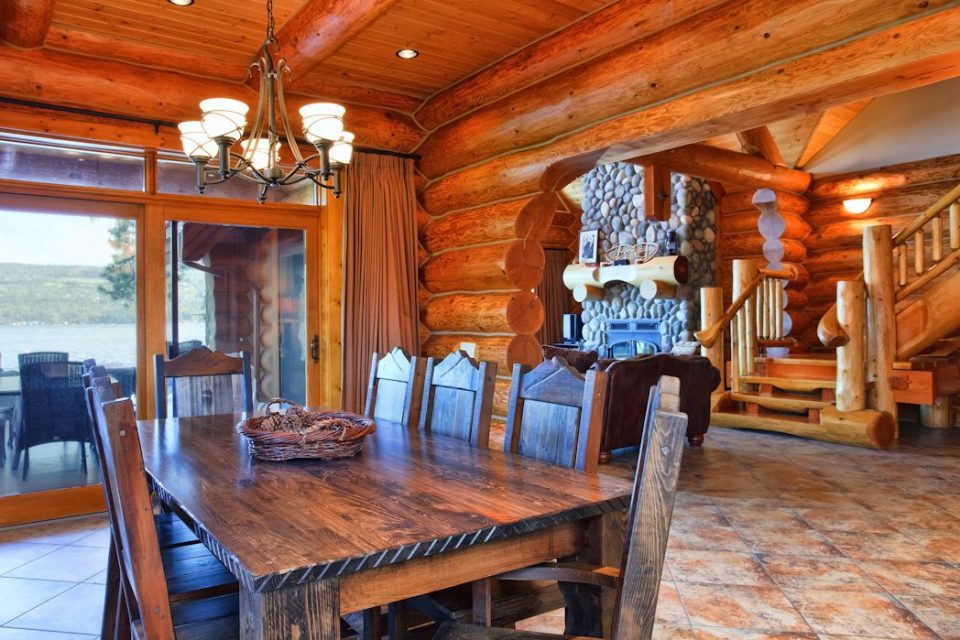 Log Cabin Living