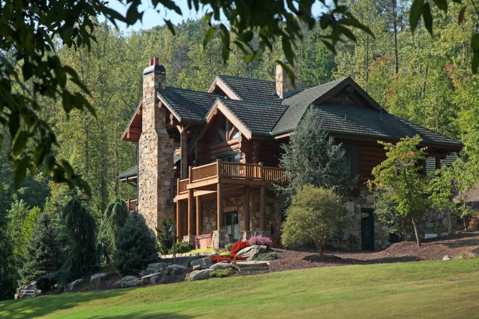 Log Home Luxury