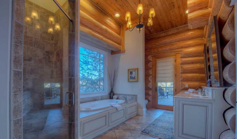Log House Spa Bathroom